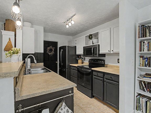 2nd image of 2239 Teal Briar Ln APT 102