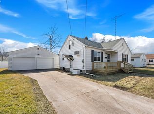 1406 E 3rd St, Pt Clinton, OH