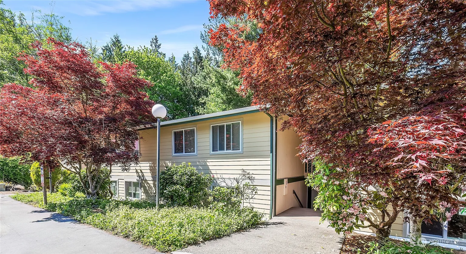 2959 SE Mile Hill Drive #D7 photo 1