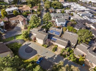 28 Cobblestone Ln, Belmont, CA 94002