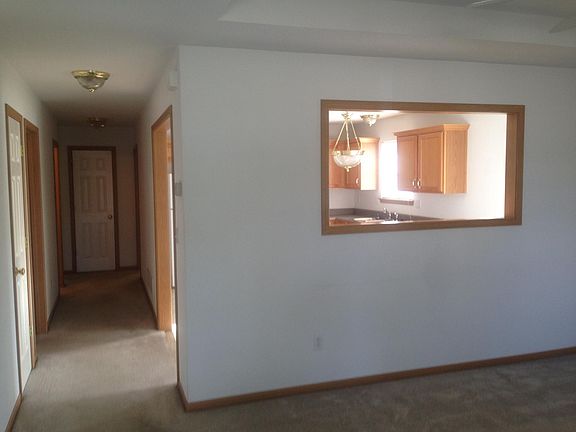 5th image of 522 NW Mill Ct