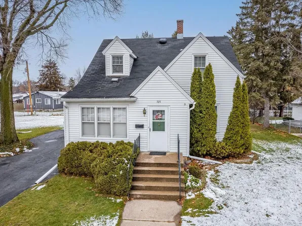 715 2nd Street, Baraboo, WI 53913