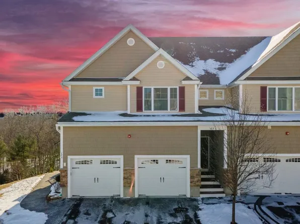 12 Manor Drive #A, Hooksett, NH 03106