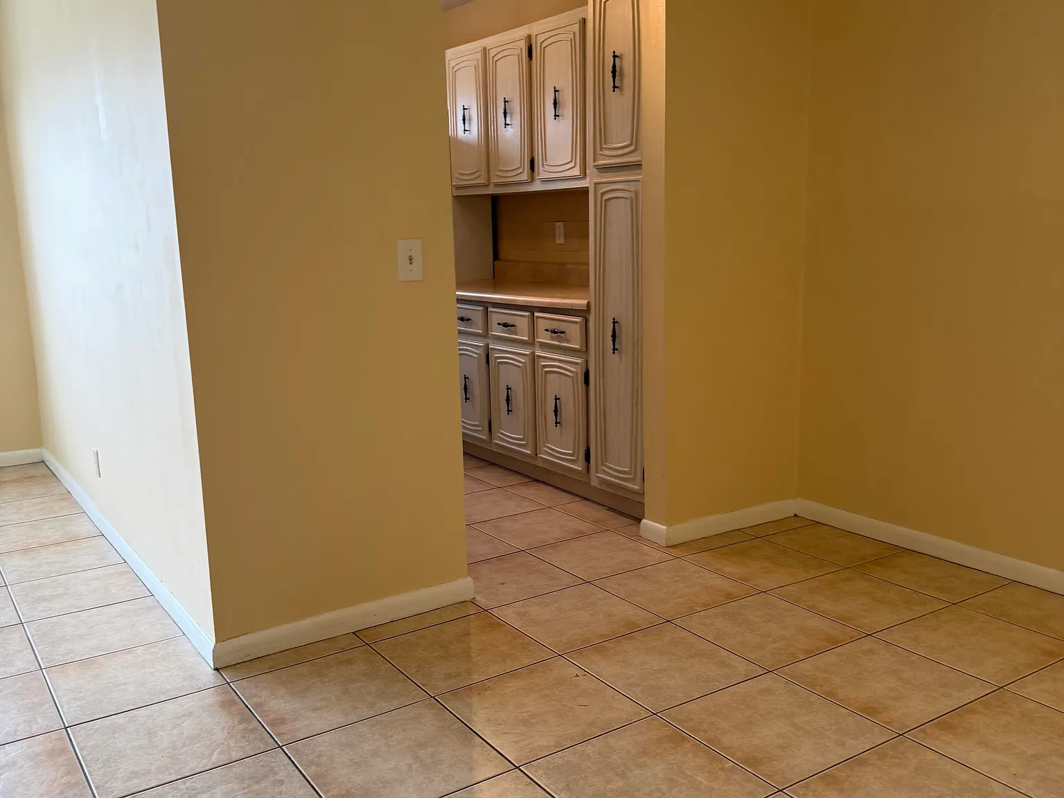 1 bed, 1.5 bath, 994 sqft, $1,600 — Photo 4