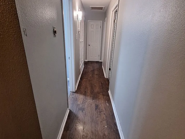 2701 S 40th St — Photo 20