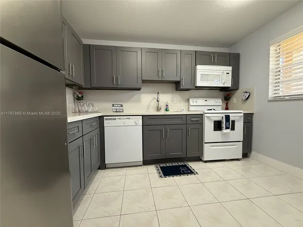3253 Foxcroft Rd APT G110, Miramar, FL 33025