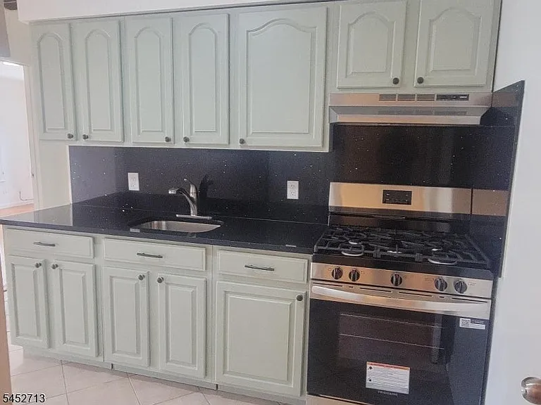 151 Ferry St — Photo 3