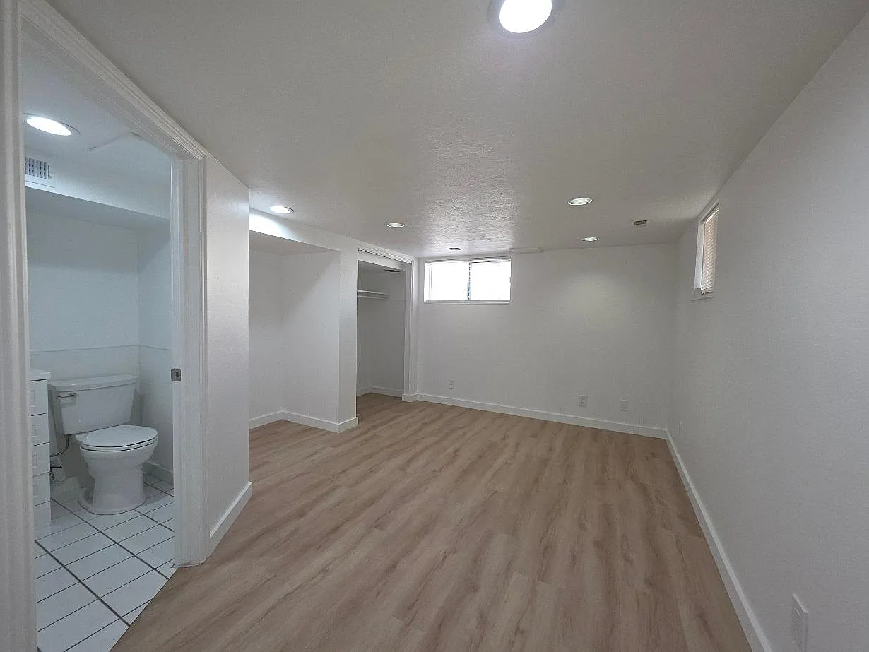 2 bed, 1000 sqft, $1,375 — Photo 3