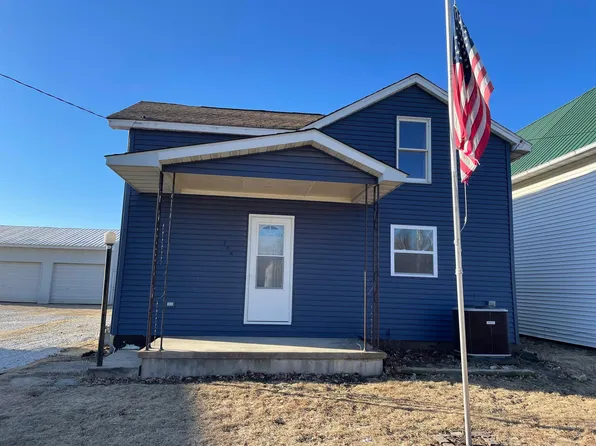 204 E Mission St, Strawberry Point, IA 52076