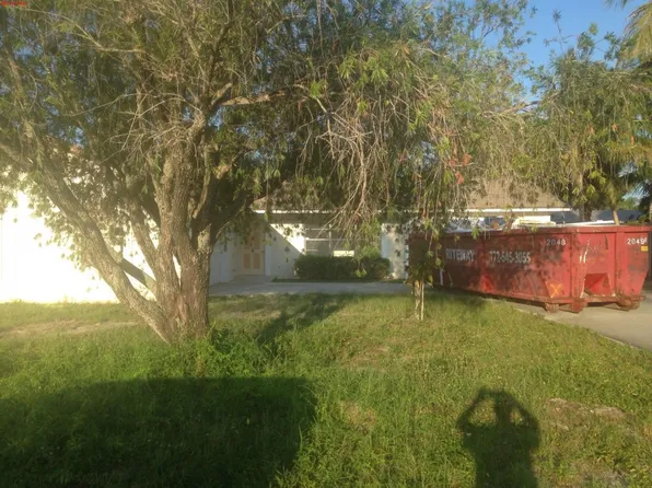 8694 SE Keathley Ct, Hobe Sound, FL 33455