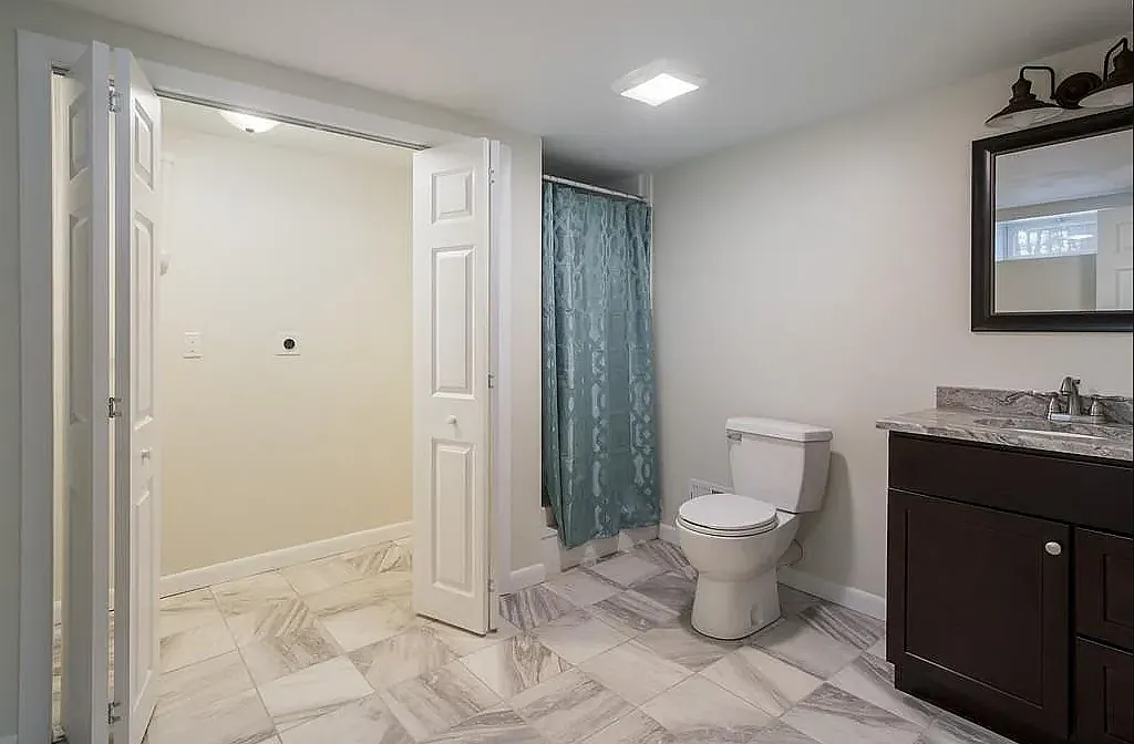 3 bed, 1350 sqft, $2,900 — Photo 2