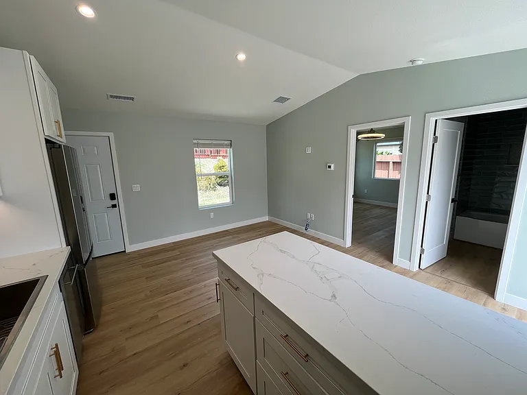4545 Limerick Ave — Photo 4