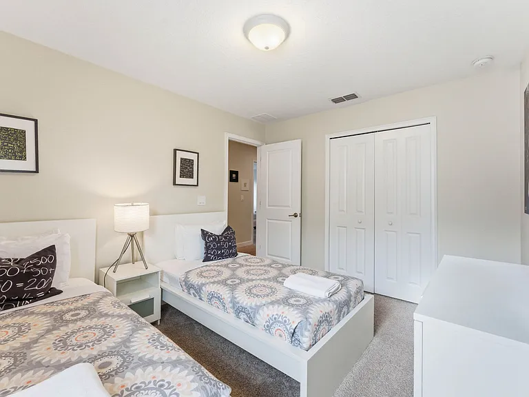 Kings Castle Cir — Photo 35