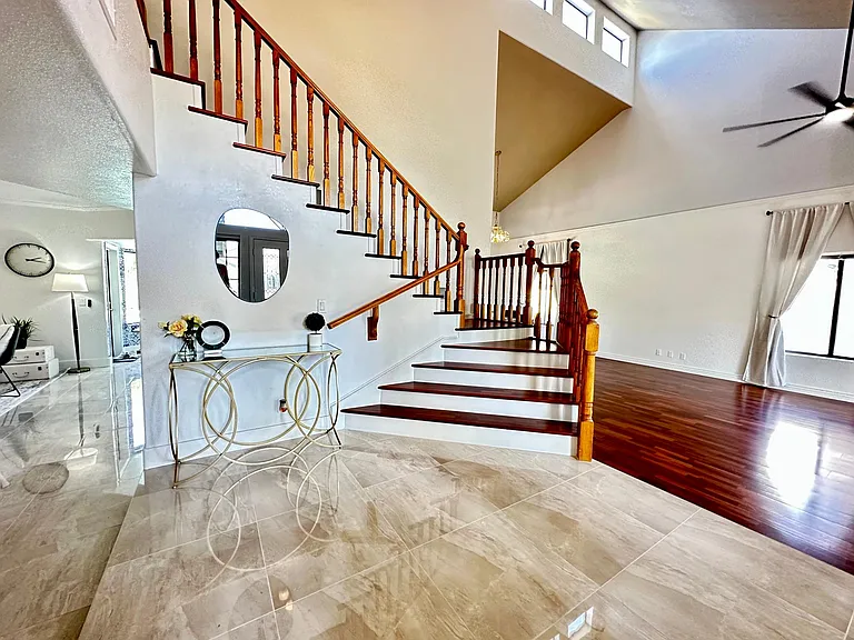 2118 E Marquette Dr — Photo 12
