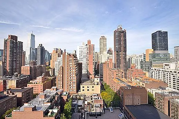 Sold by Town Residential | media 25