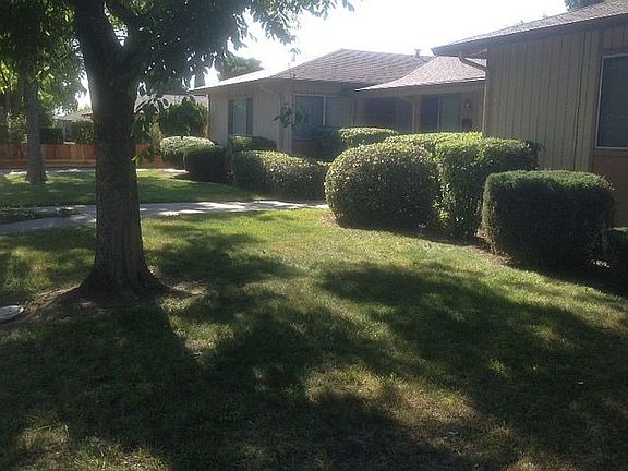 4th image of 441 E Robinhood Dr