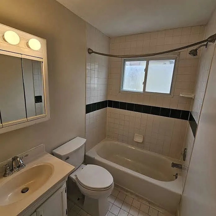 110 California Ave — Photo 2