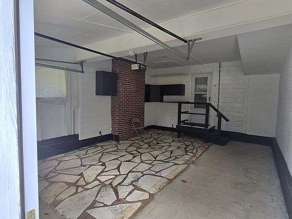 3rd image of 319 Wheeler St