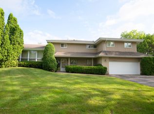 1721 Heather Ln, Highland Park, IL 60035