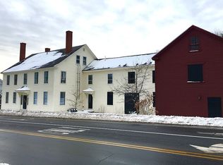 36 Main St, Topsham, ME 04086