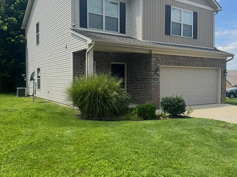 114 Stephen Dr — Photo 3