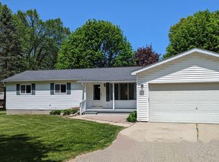 9140 Silver Lake Rd, Linden, MI 48451