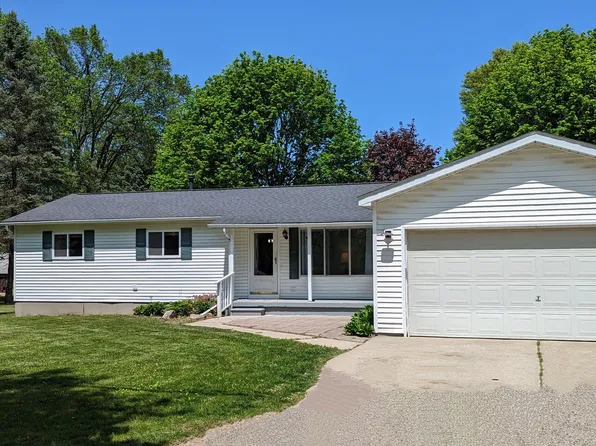 9140 Silver Lake Rd, Linden, MI 48451