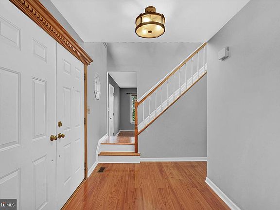 3rd image of 1021 Alexandria Way