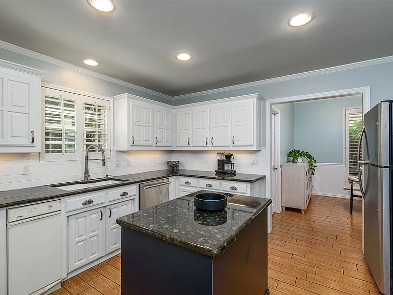 3209 Gary Dr — Photo 16
