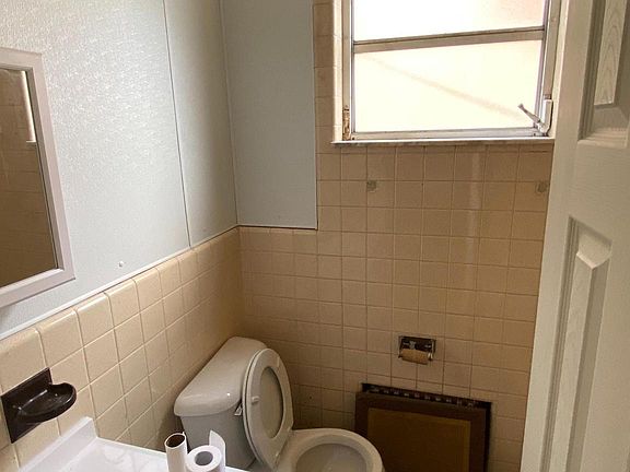 4th image of 7151 Torresdale Ave