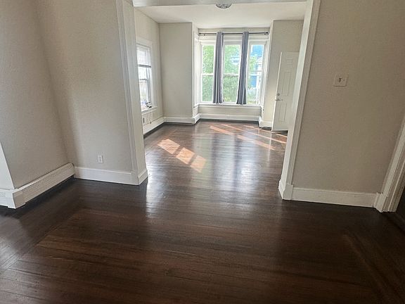 2nd image of 111 Ring St Floor 1