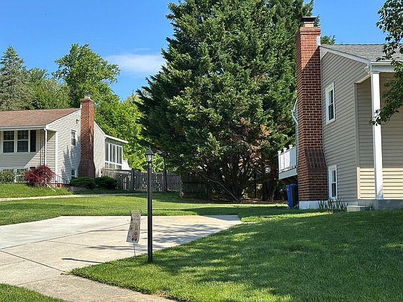 3rd image of 8618 Valleyfield Rd