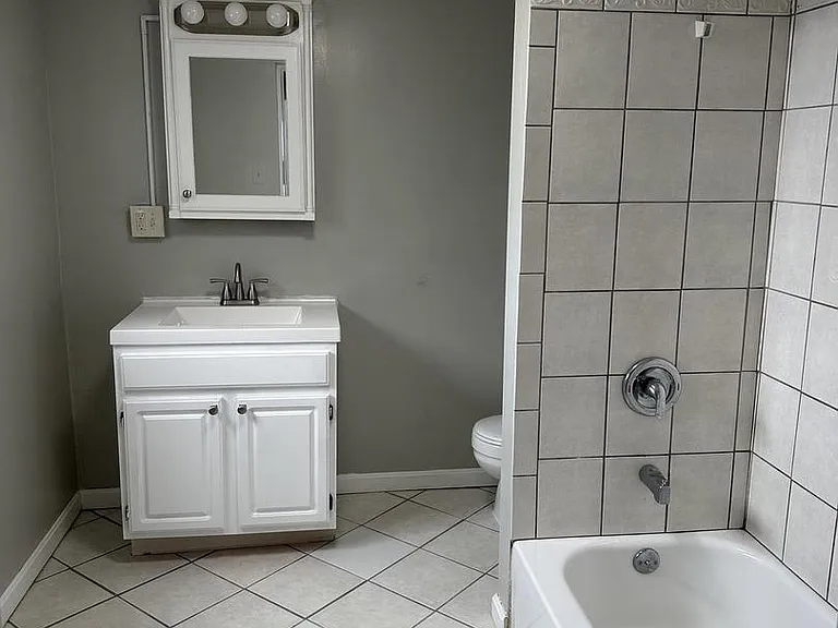 227 S Durham St — Photo 13