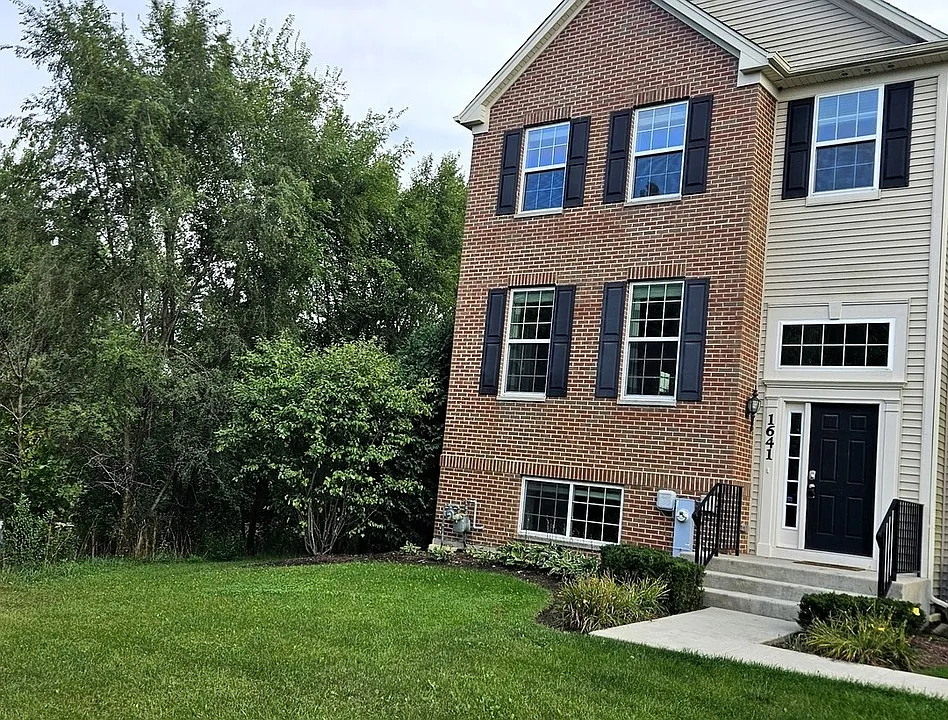 1641 Deer Pointe Dr