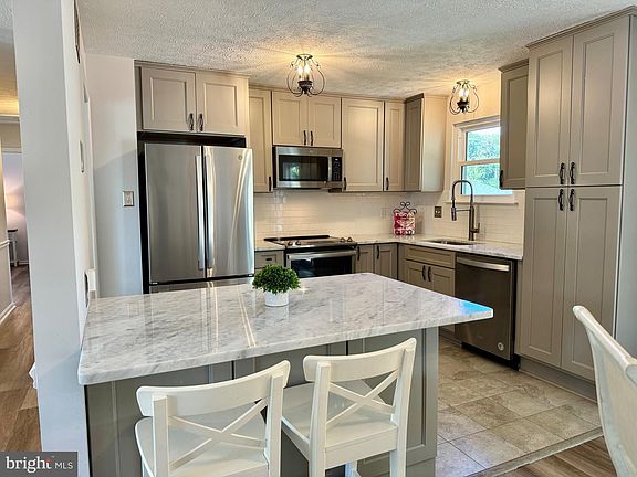 4th image of 5517 Berkley Manor Ln
