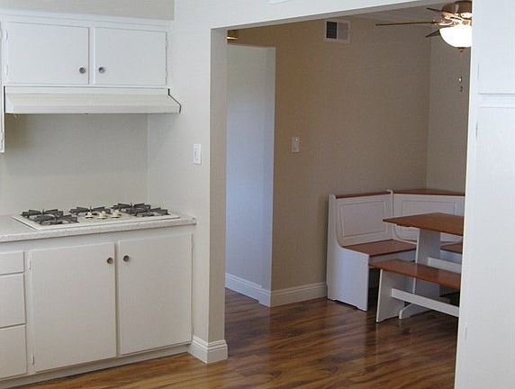 3rd image of 2315 E Alden Ave