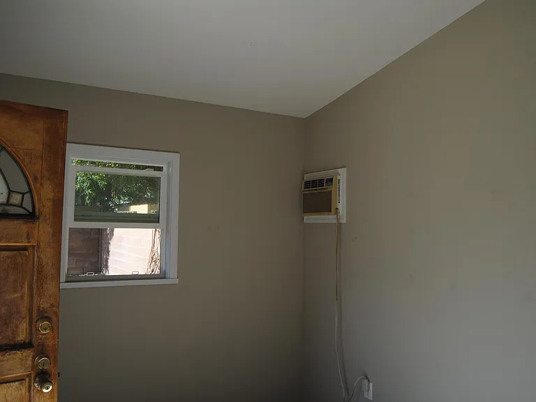 748 N Doan Dr — Photo 20