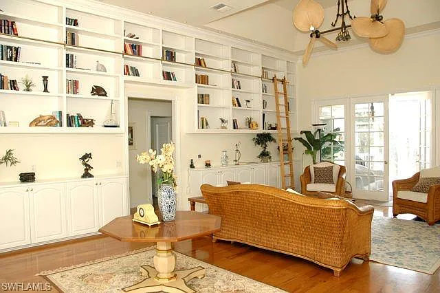 590 E Lake Dr — Photo 8