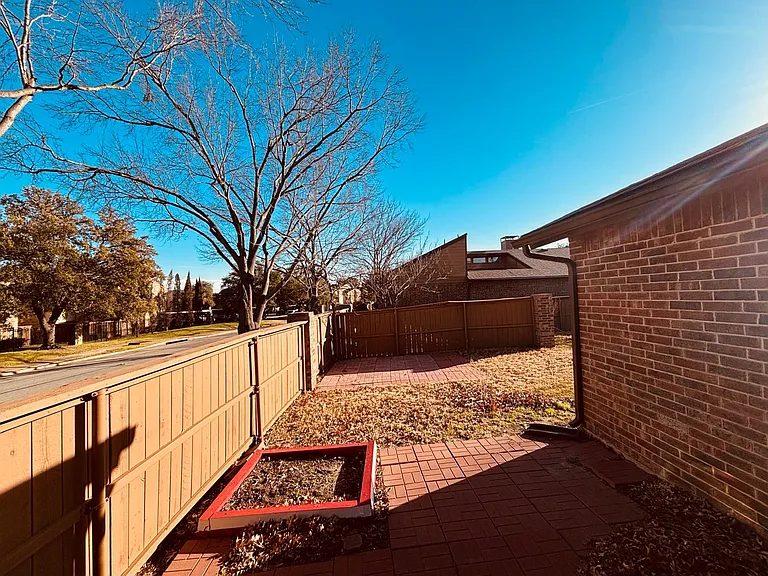 3315 Scarlet Oak Ct — Photo 18