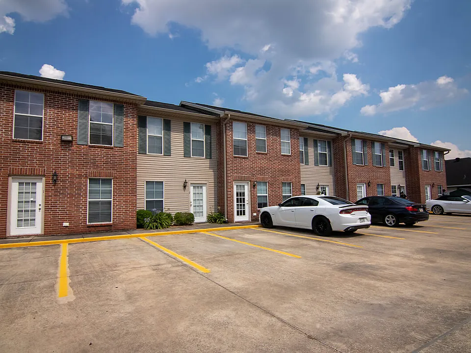 PELICAN-PLACE-TOWNHOMES-4439-BROWN_06272023