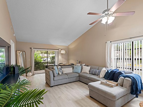 3rd image of 492 Hardwood Place