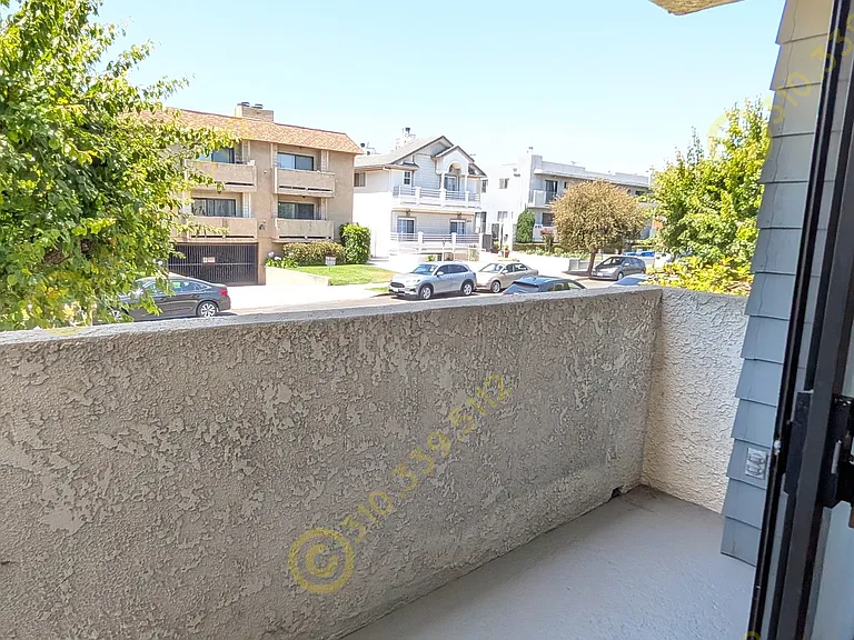 10758 Lawler St #3 — Photo 24