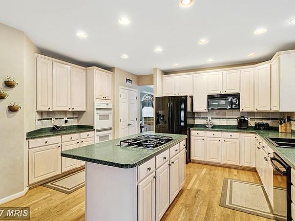 3rd image of 44311 Ladiesburg Pl