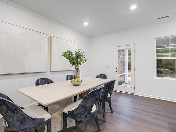 3rd image of 2208 Caen St #6