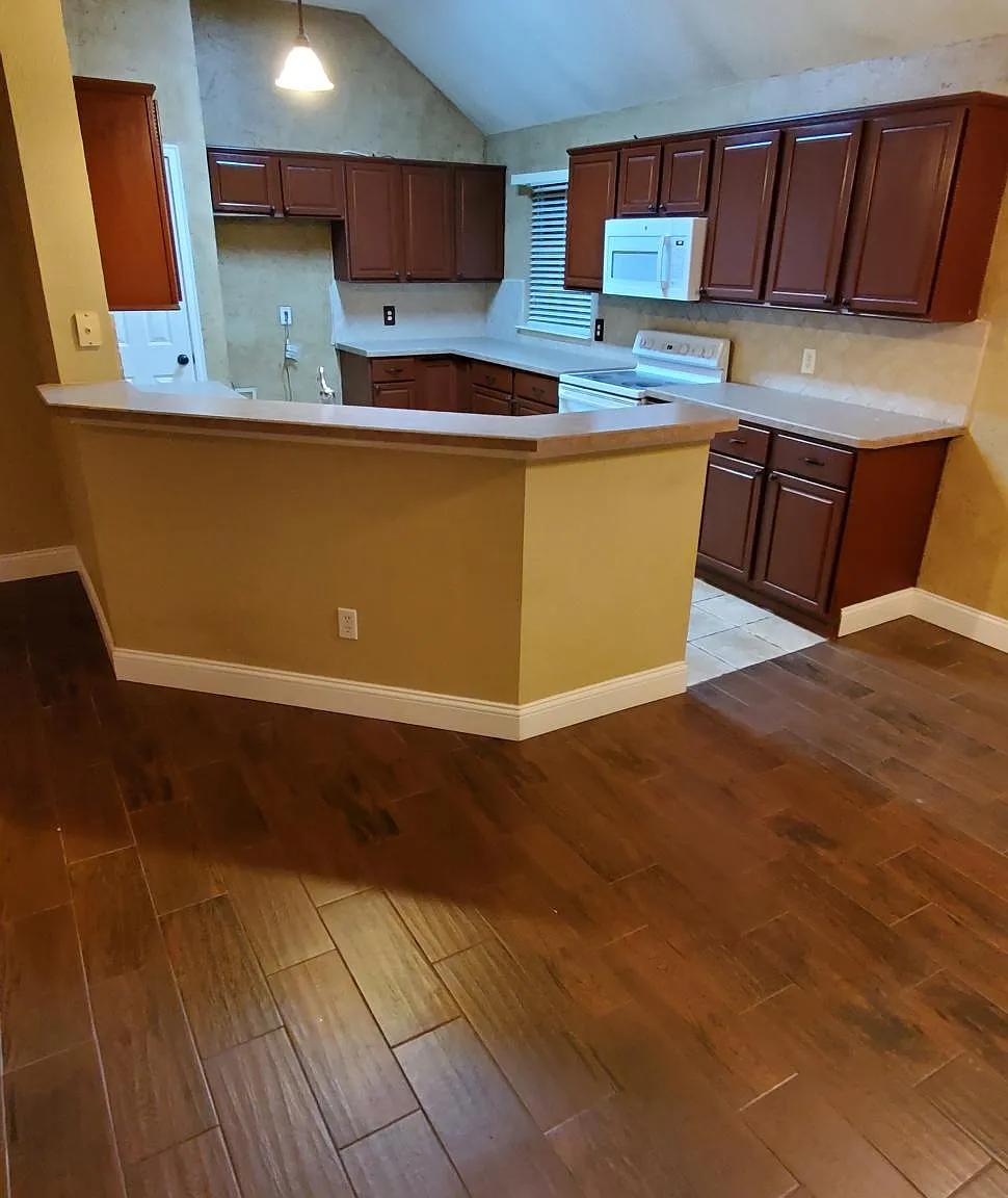 3 bed, 1550 sqft, $2,200 — Photo 4