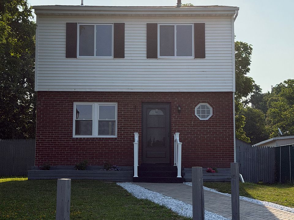 1st image of 502 Harbor View Ct