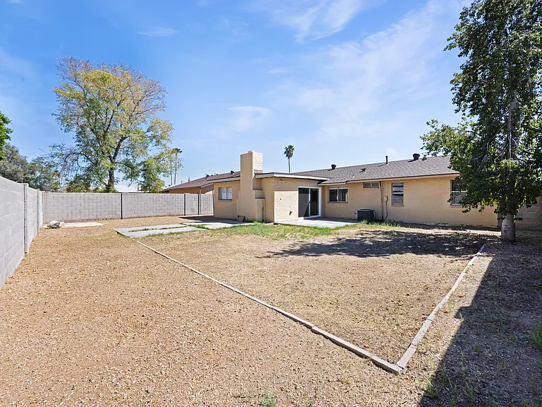 1826 W Behrend Dr — Photo 23