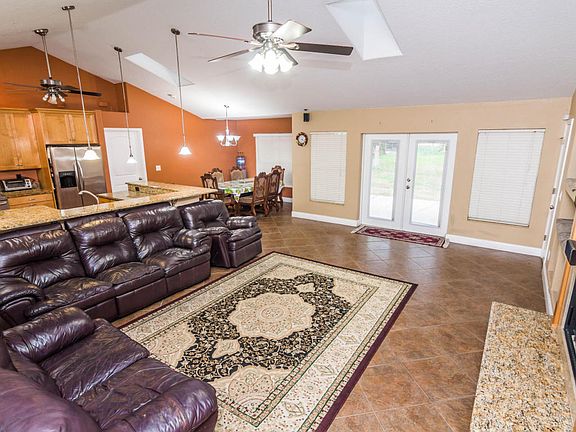 3rd image of 495 Hammock Ln