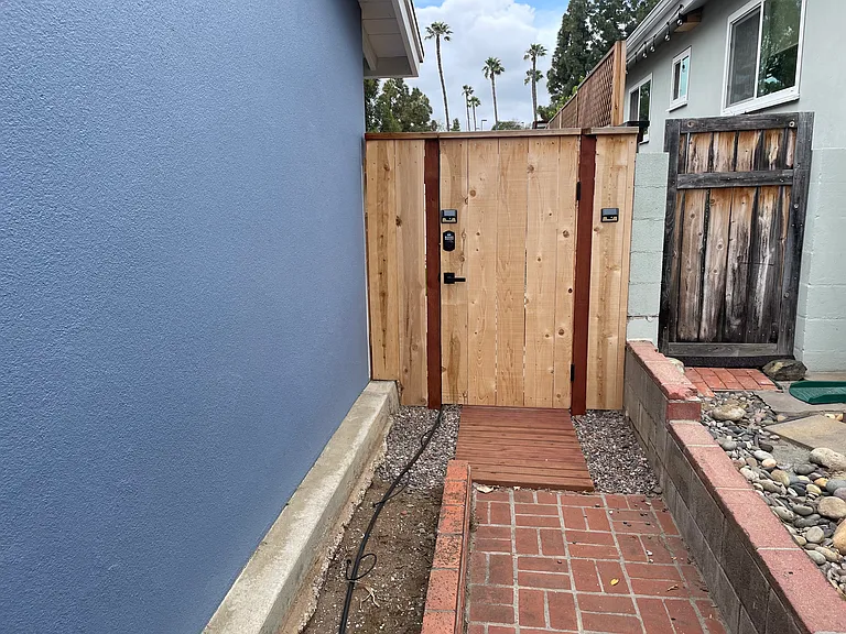 5688 Marne Ave — Photo 2