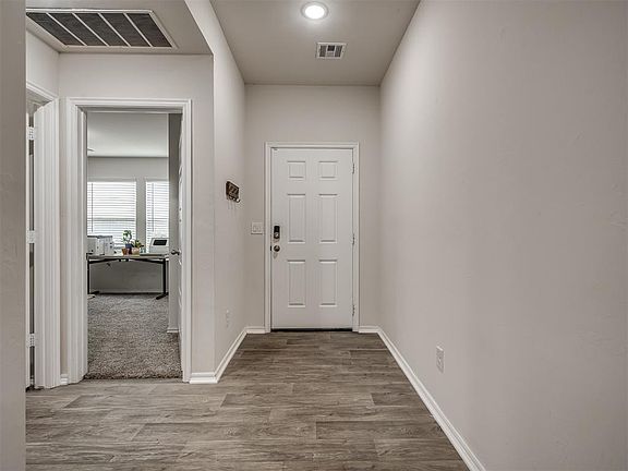 4th image of 3516 Moraine Dr